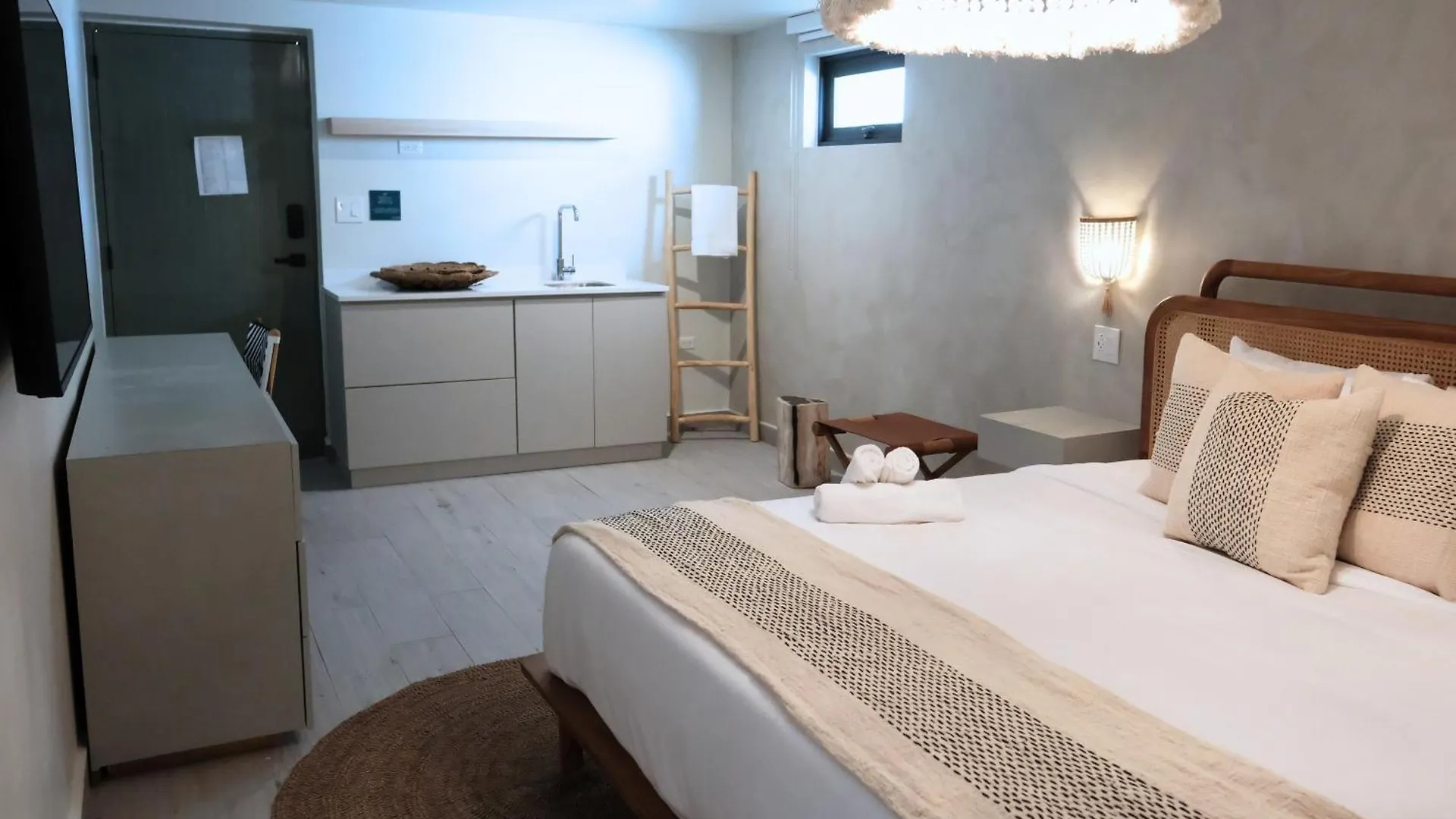 Bali Posh Hotel Pr, Isla Verde Carolina