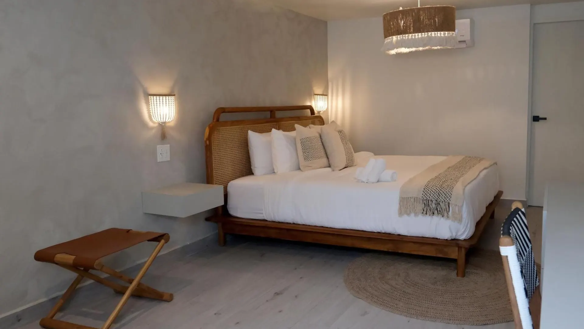 Bali Posh Hotel Pr, Isla Verde Carolina