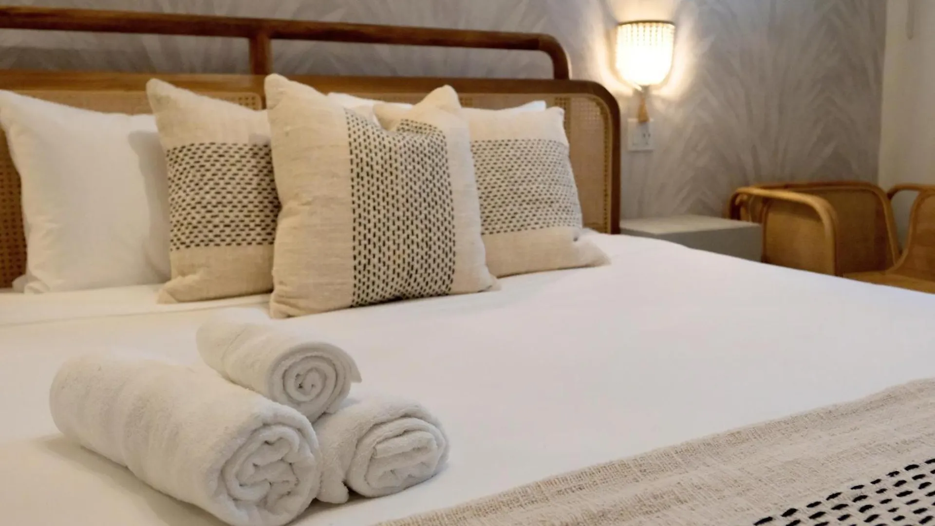 ***  Bali Posh Hotel Pr, Isla Verde Carolina Puerto Rico